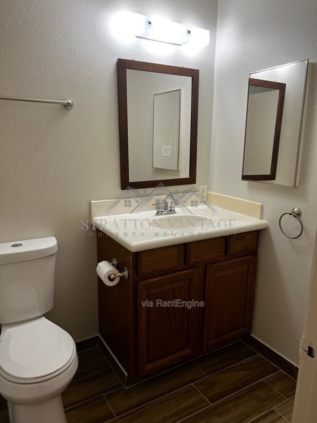 Building Photo - 424 W Brown Rd