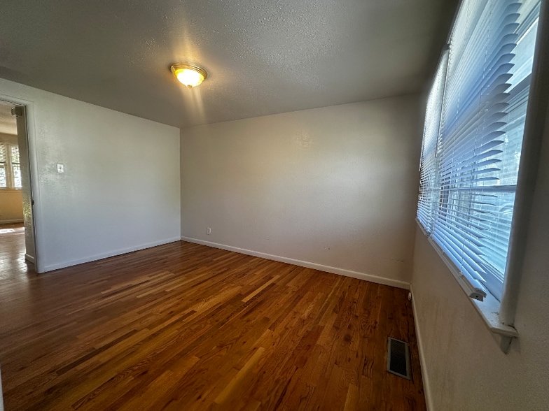 Building Photo - 308-340 S McKinley St