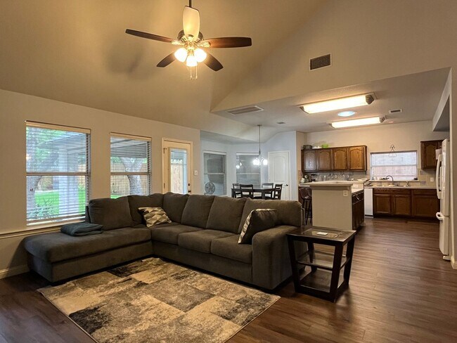 Building Photo - Spacious 3/2.5 in Anderson Mill with AMAZI...