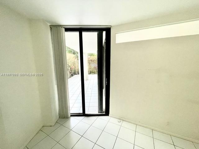 Building Photo - 4000 Towerside Terrace