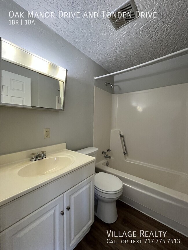 Building Photo - 228 Oak Manor Dr