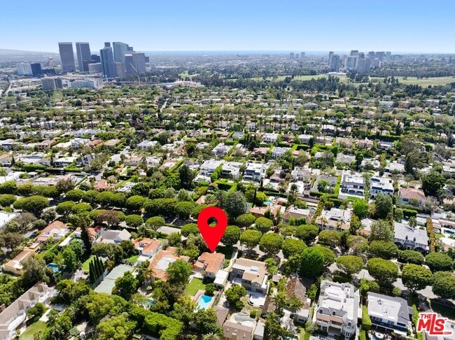 Building Photo - 712 N Rodeo Dr