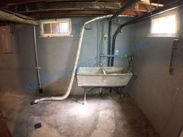 Building Photo - Charming 2-Bedroom Haven with Gleaming Har...