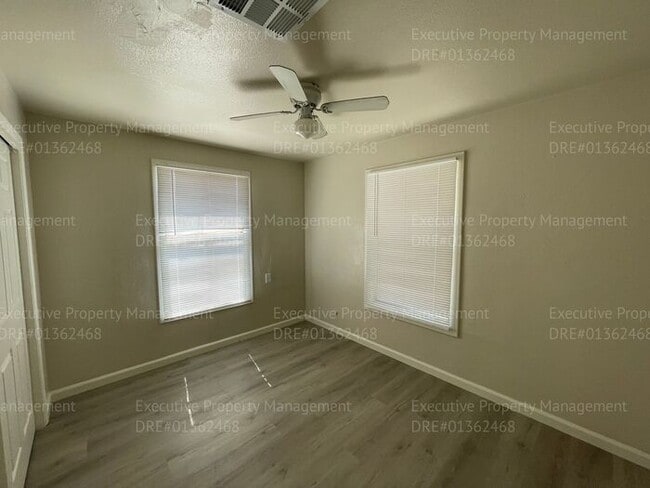 Building Photo - 3 bedroom/ 1 bathroom house located near Airport Dr/ Norris Rd