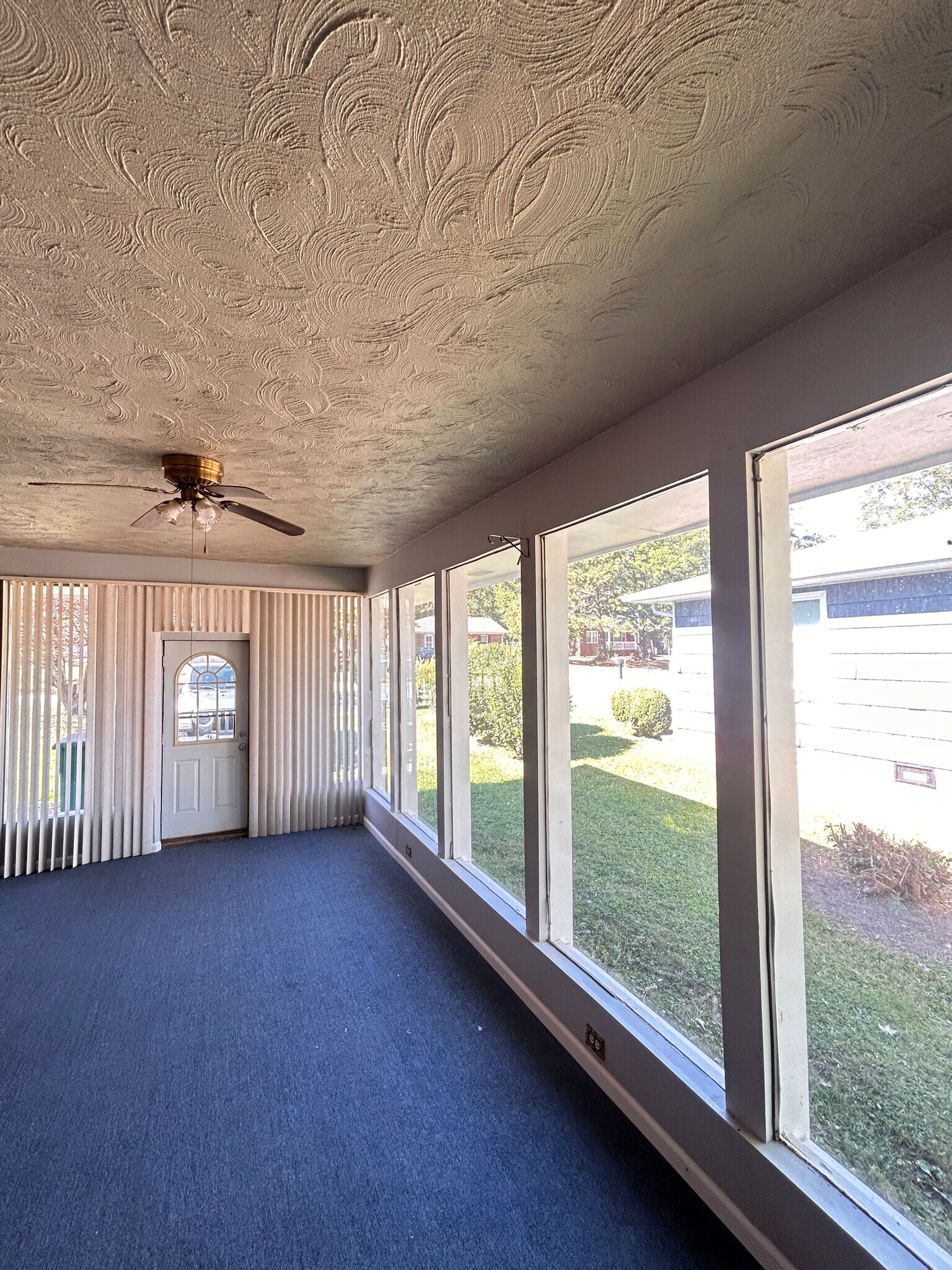 Building Photo - 553 Glenwood Dr