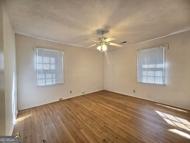 Building Photo - 2015 Gibralter Way