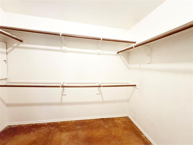 Building Photo - 724 Red Elm Ln