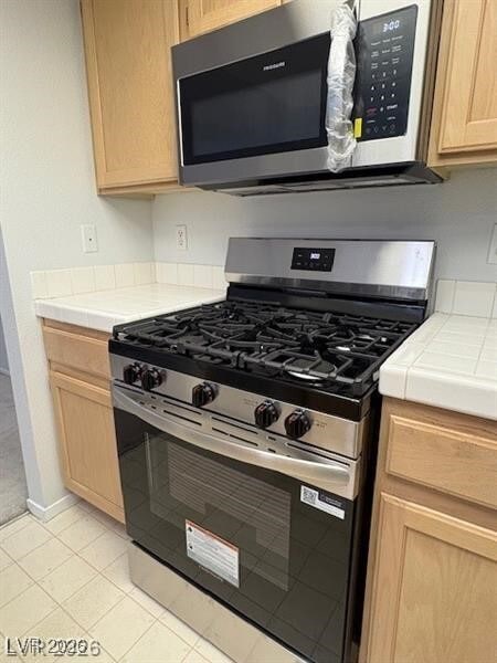 Building Photo - 7100 W Pirates Cove Rd