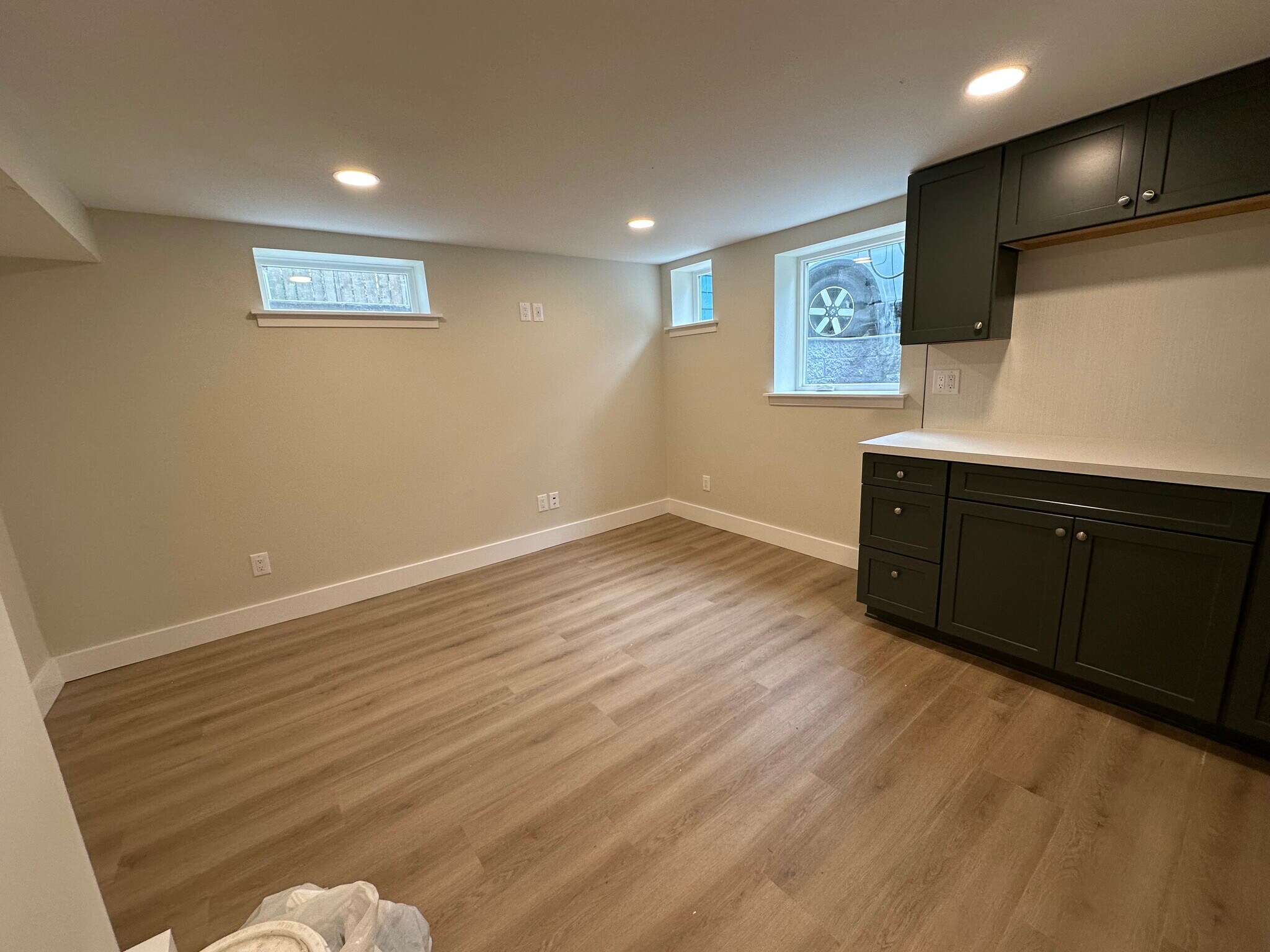 Building Photo - 2412 Columbia St SW