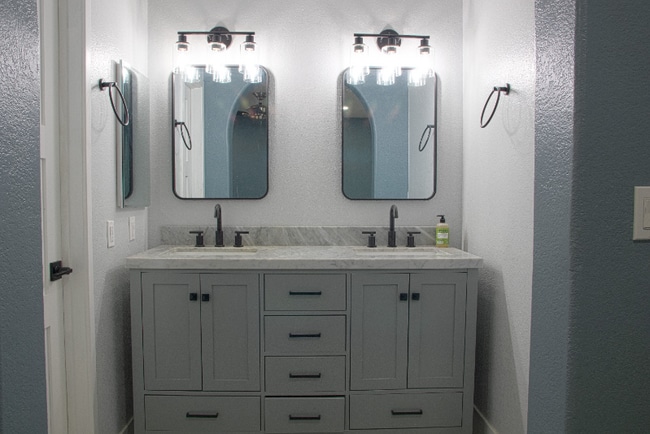 Building Photo - 3940 E Orchid Ln