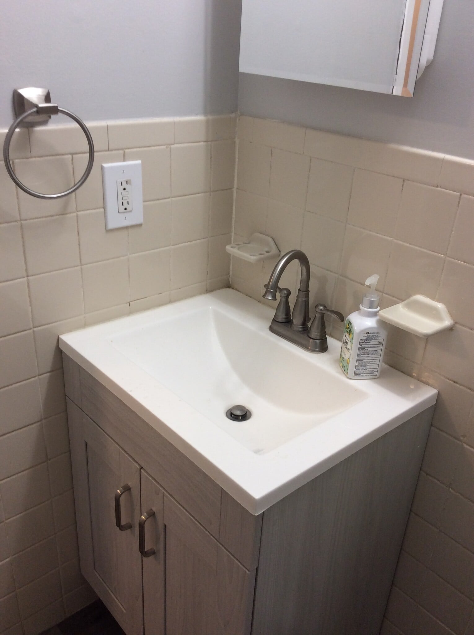 Building Photo - 10 Donna Ct