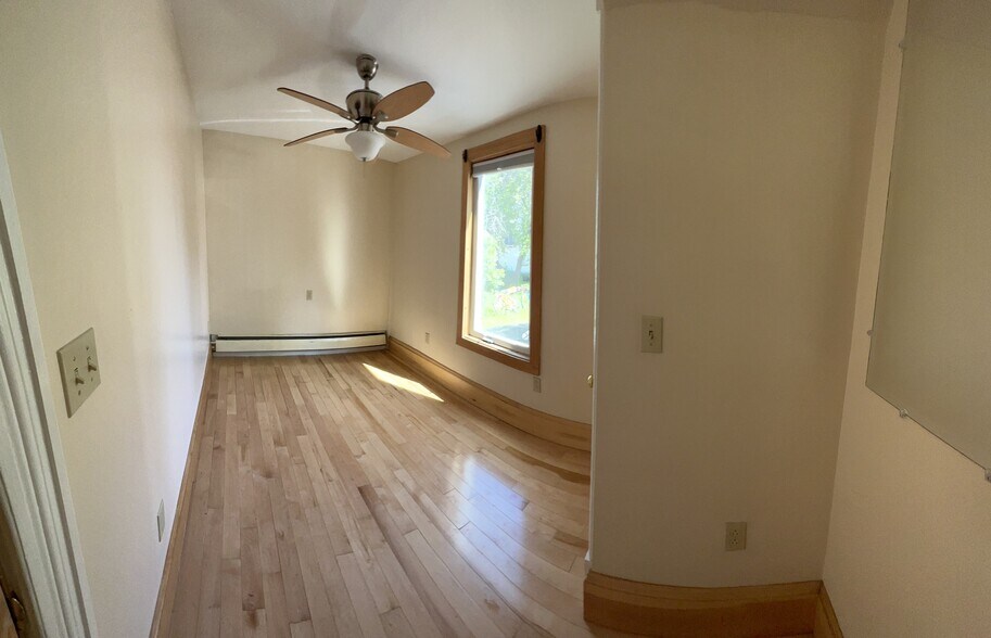 Building Photo - 19 Hickok Pl