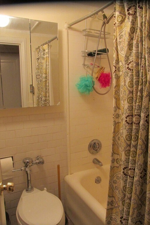 Building Photo - 1450 Beacon St