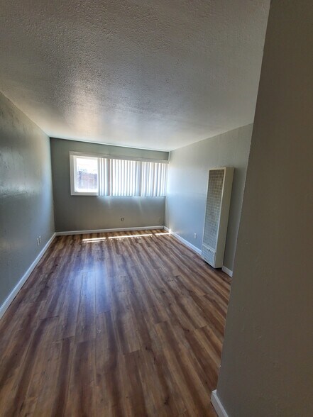 Building Photo - 2105 15th Ave
