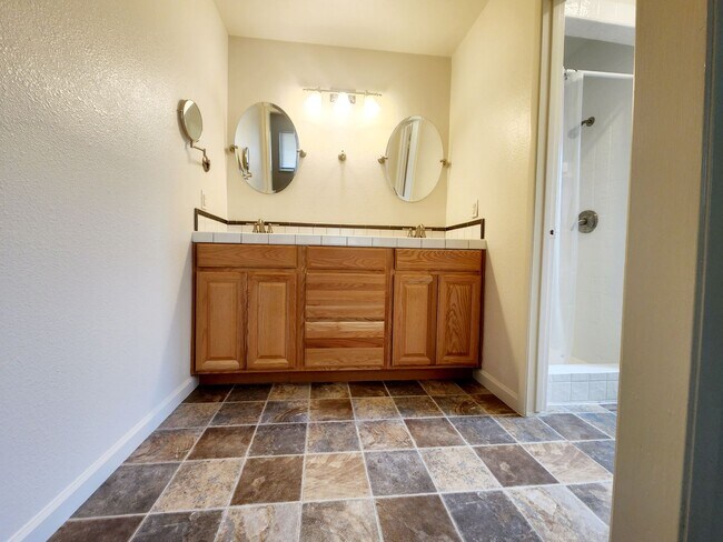 Building Photo - 1357 Gary Way