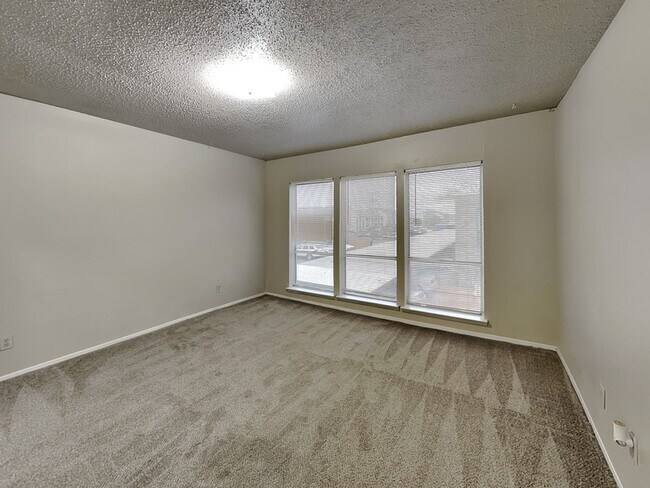 Building Photo - 5618 Boca Raton Blvd