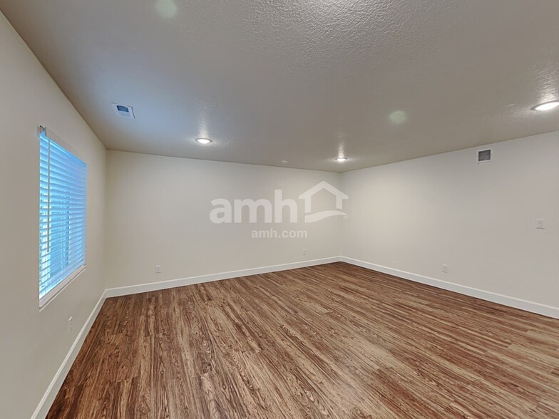 Building Photo - 6047 W Arranmore Dr