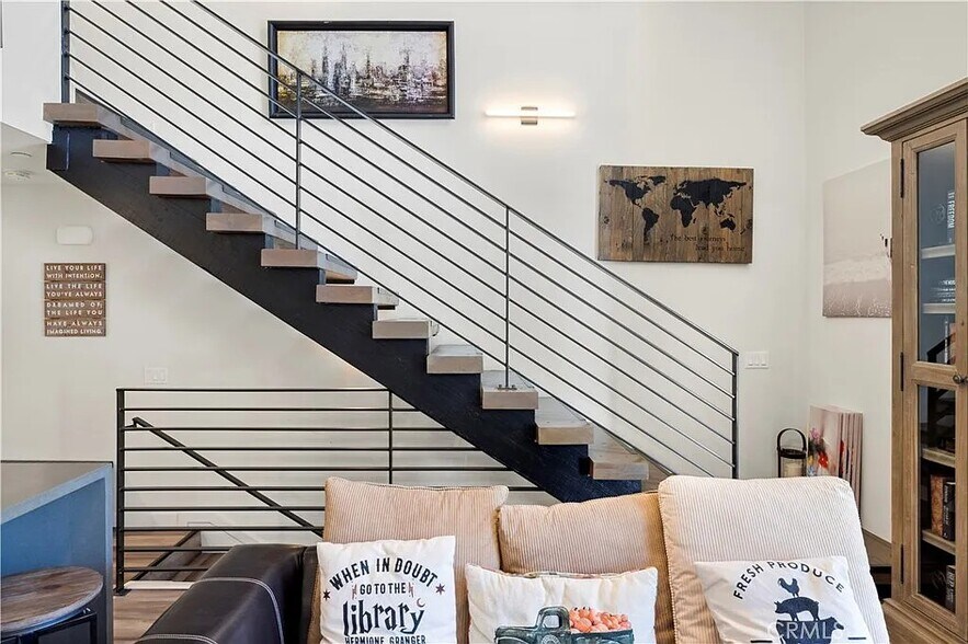 Building Photo - 2745 Laguna Canyon Rd