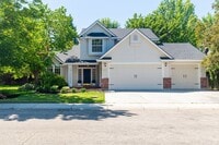 Building Photo - 3 Bed 2.5 Bath In The Heart Of Eagle