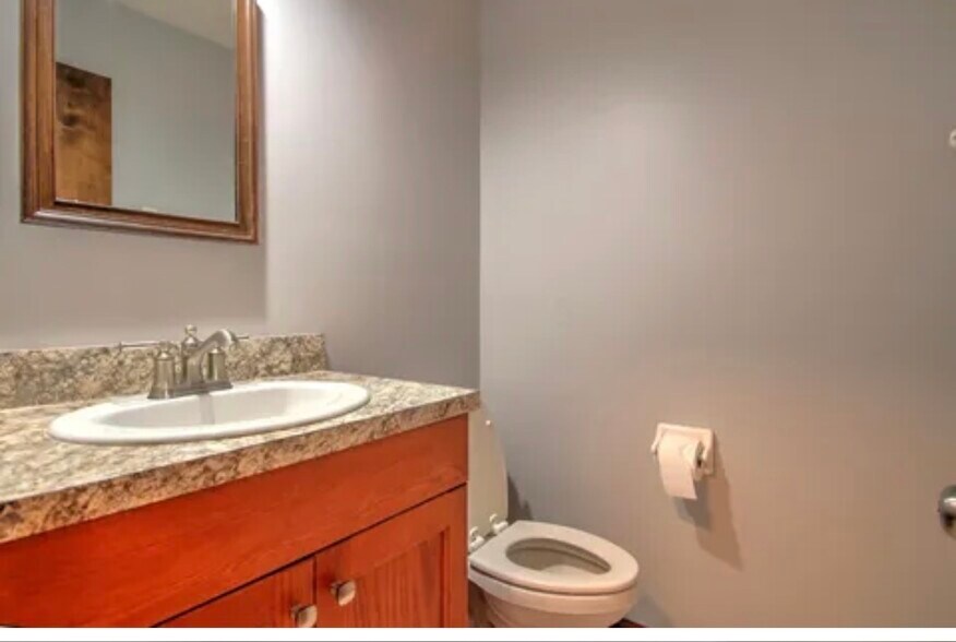 Downstairs half-bath - 8653 Refugee Rd