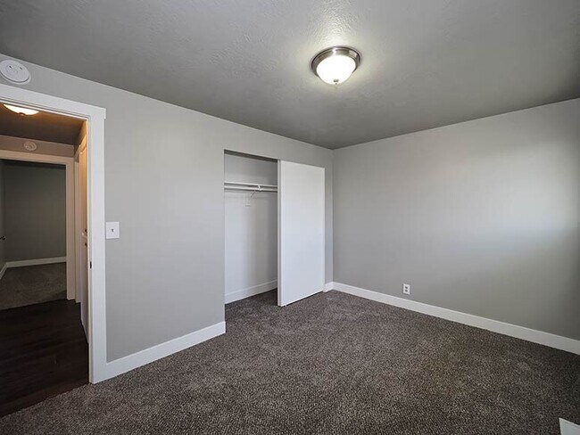 Building Photo - 3064 W Beaver Cir