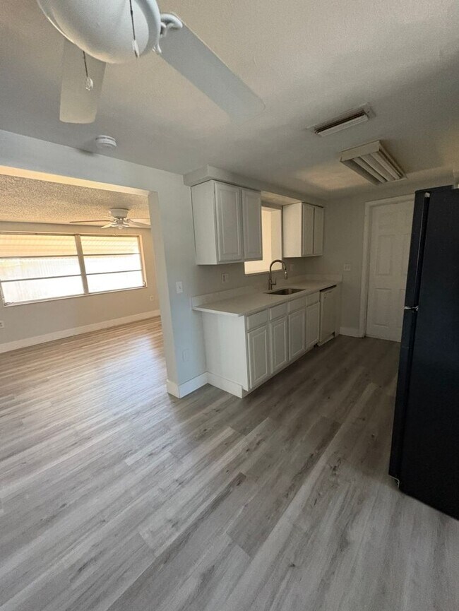 Building Photo - 3606 Blackhawk Dr