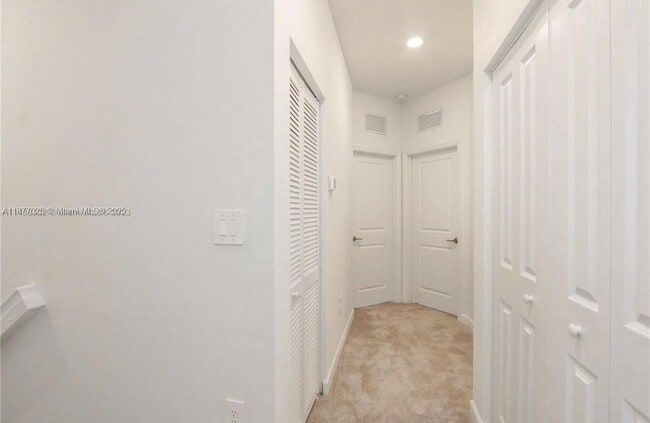 Building Photo - 26459 SW 148th Ave