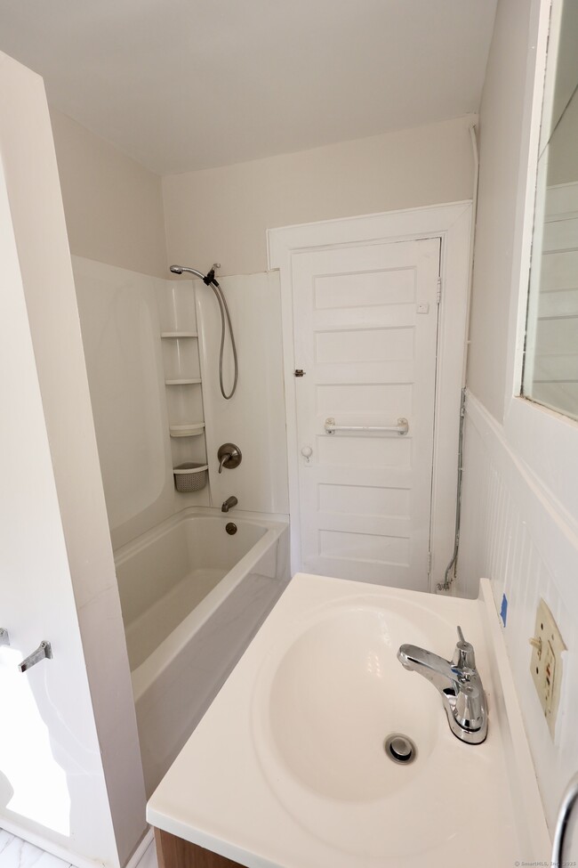 Building Photo - 101 Stearns St