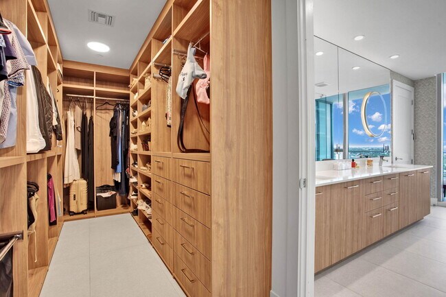 Building Photo - 151 N Seabreeze Blvd