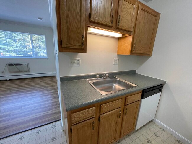 Building Photo - 3961 Brown Ave