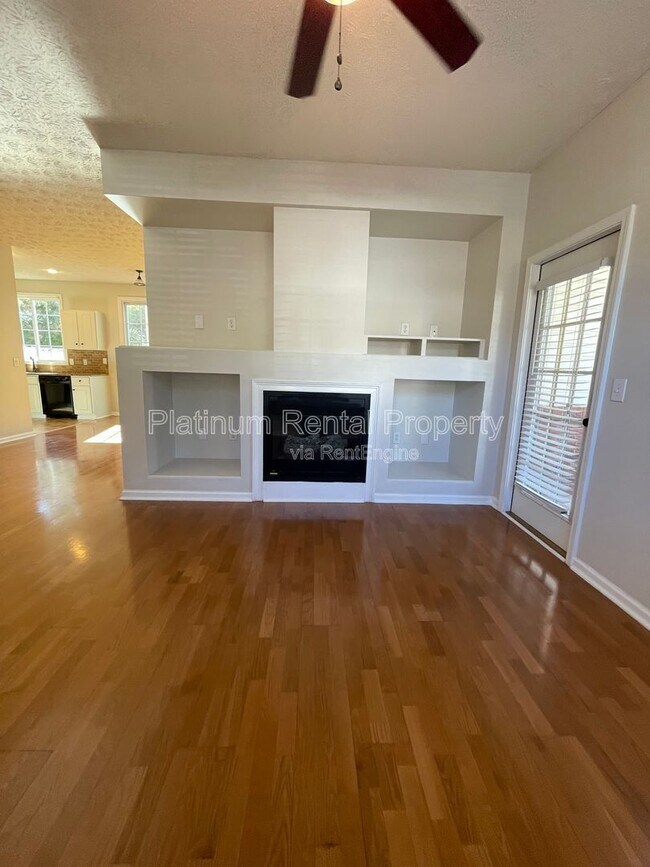 Building Photo - 301 Harmony Ct