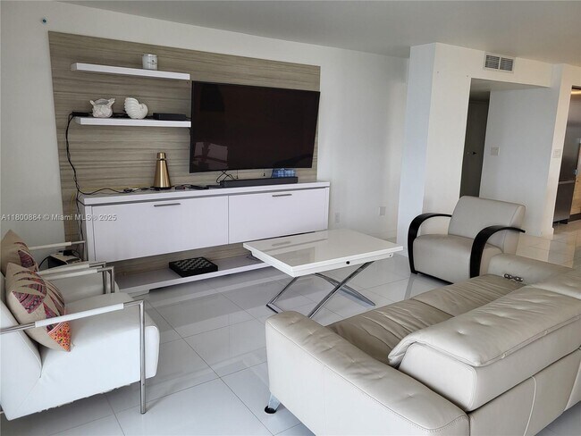 Building Photo - 1401 S Ocean Dr