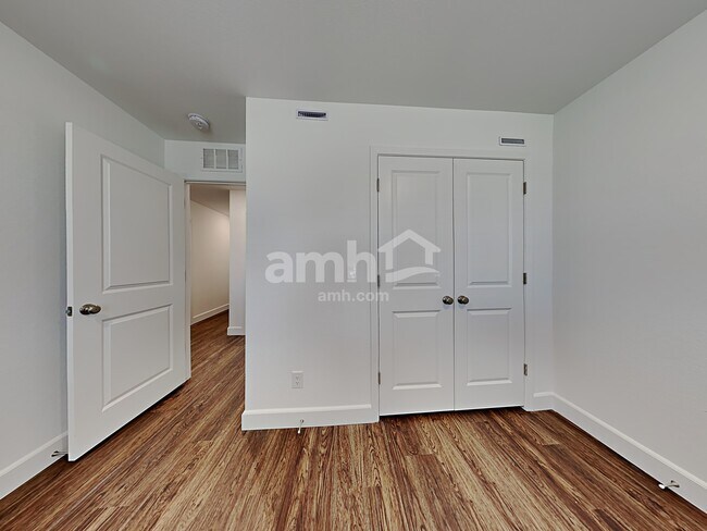 Building Photo - 10044 Spire St