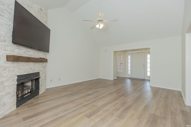 Building Photo - 2644 Waterstone Dr