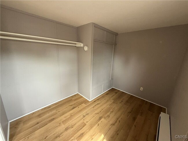 Building Photo - 120 Hasbrouck St