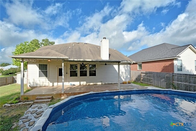 Building Photo - 2065 Dove Crossing Dr