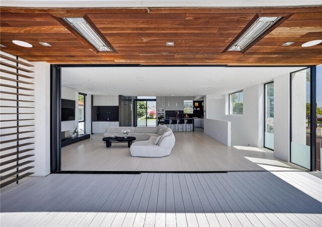 Building Photo - 703 N Lucia Ave