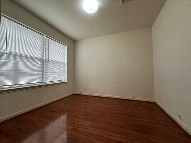 Building Photo - 14915 Sugar Sands Dr