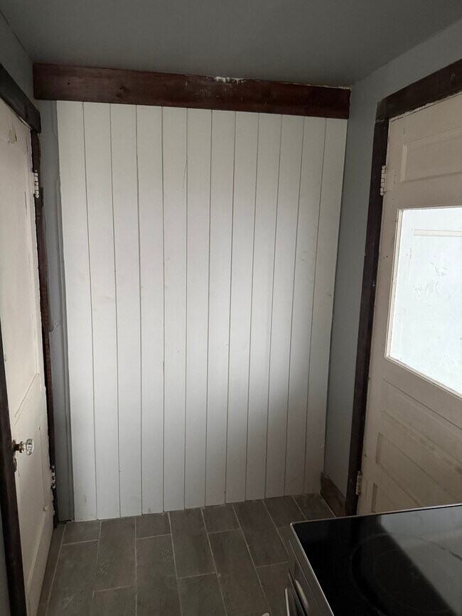 Building Photo - 1201 SW Garfield Ave