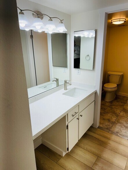 Building Photo - 4646 Quail Park Dr