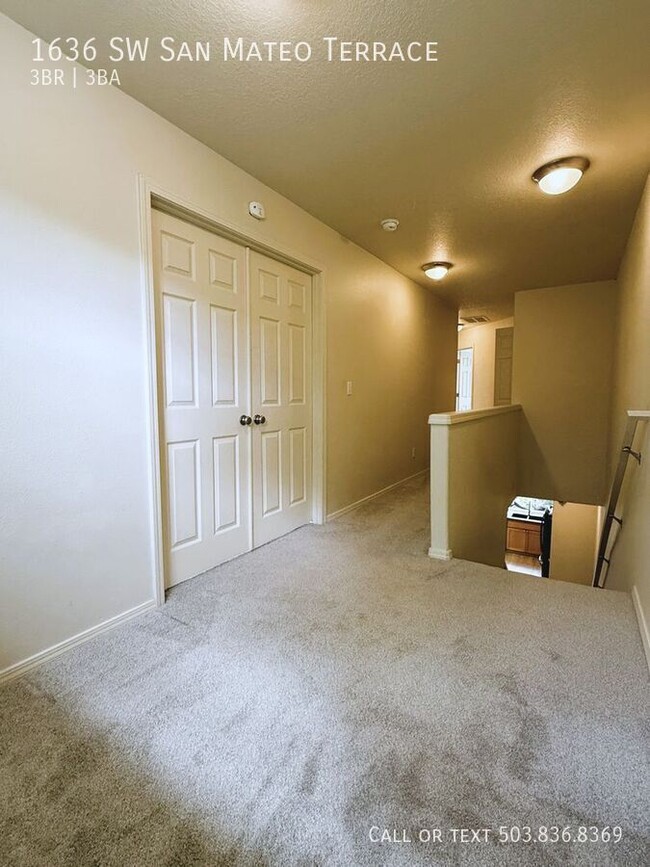Building Photo - 1636 SW San Mateo Terrace