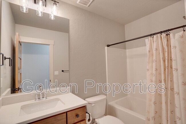 Building Photo - 1270 Tamarindo Ln