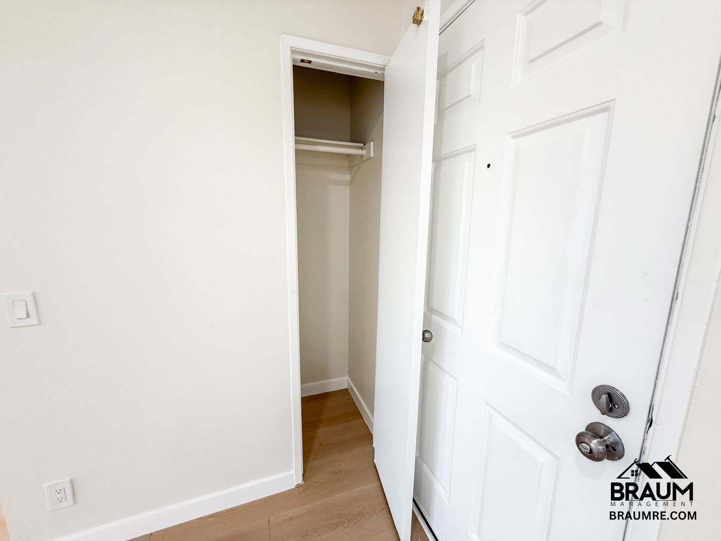 Building Photo - 11459 Collins St