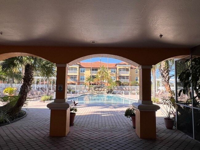 Building Photo - Awesome apartment at Cypress fairway!