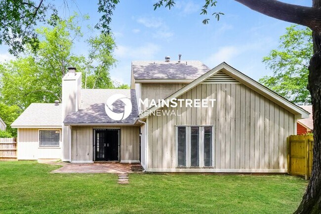 Building Photo - 4 Bedroom Pet-Friendly Home in Memphis, TN with Main Street Renewal