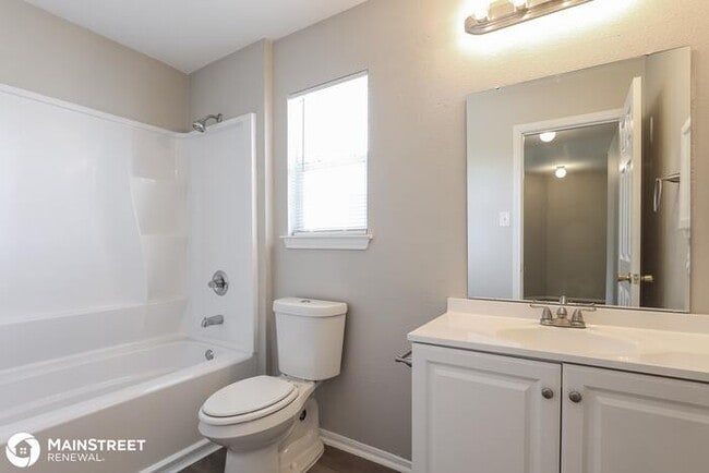 Building Photo - 4451 SOUTHEAST DR, SAN ANTONIO, TX 78222