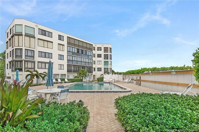 Building Photo - 2375 NE Ocean Blvd