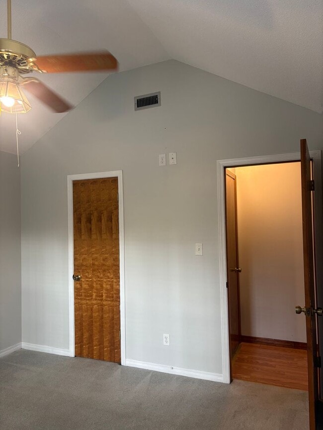 Building Photo - Charming 2 Bedroom in Fort Walton Beach!