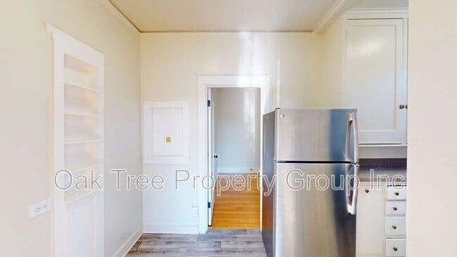 Building Photo - 450 40th St