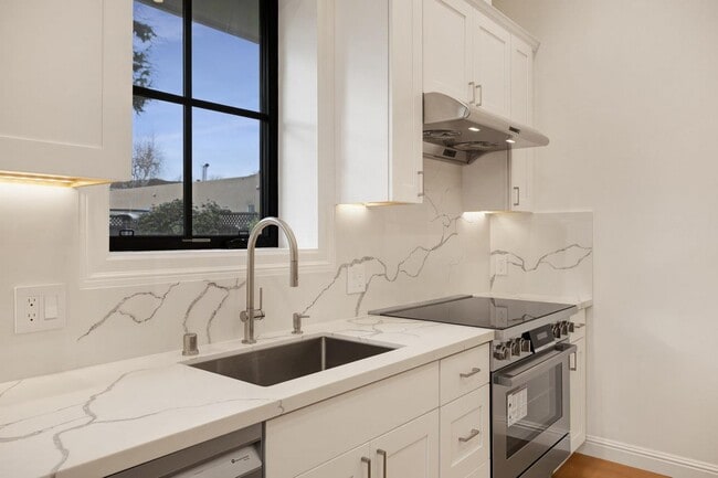 Building Photo - 1438 Columbus Ave